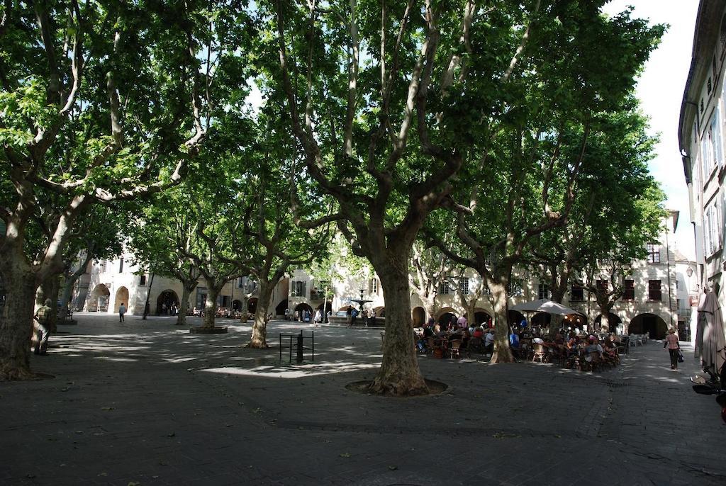 Le Richelieu Bed & Breakfast Uzes Exterior photo